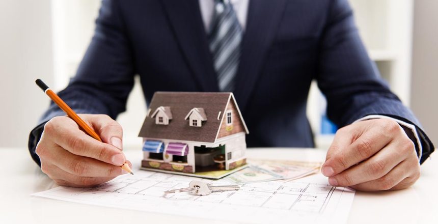 Closeup of male architect drawing heating system plan of customer house in the office. Real estate value and cost concept.  Shallow depth of field.; Shutterstock ID 275750552; 담당자: m; 프로젝트 (라이센스시만 기재):